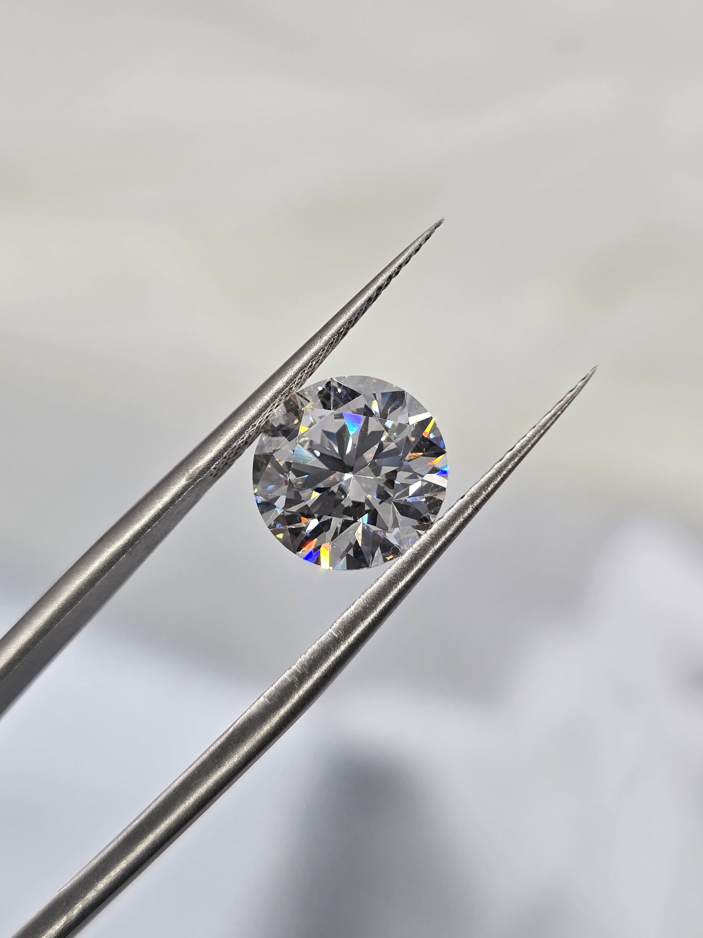 Loose 3.08 Ct F/VVS2 Ideal Cut Round Lab Grown Diamond - IGI Certified