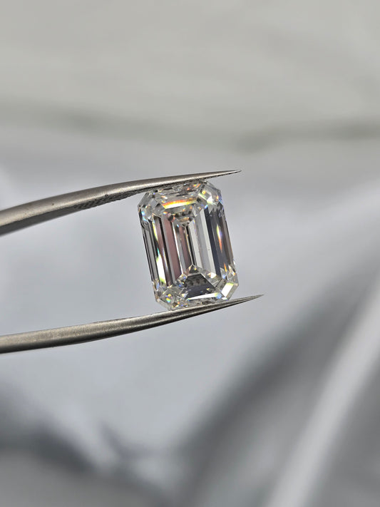 Loose 5.58 Ct F/VS1 Emerald Cut Lab Diamond - IGI Certified