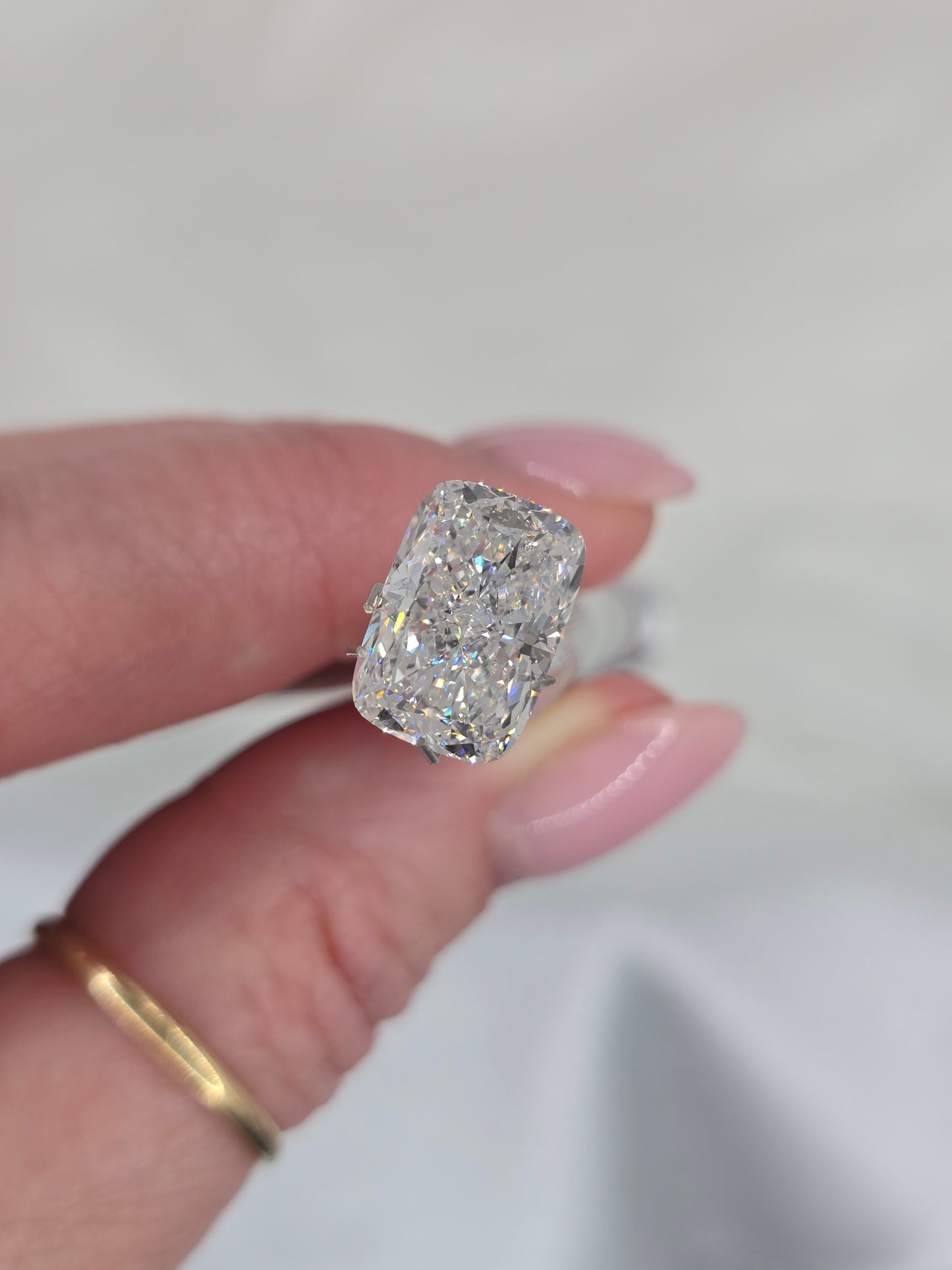 Loose 5.38 Ct E/VVS2 Elongated Cushion Lab Diamond - IGI Certified