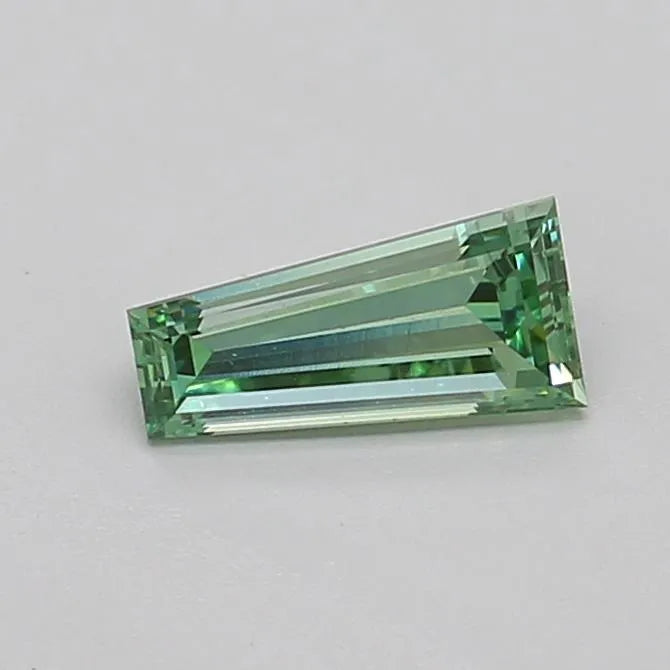 0.55ct Tapered baguette Lab Grown Diamond (Colour Fancy Vivid Green, Clarity VS1, IGI Certified)