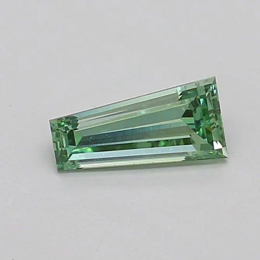 0.55ct Tapered baguette Lab Grown Diamond (Colour Fancy Vivid Green, Clarity VS1, IGI Certified)