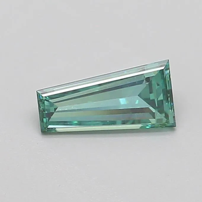 0.57ct Tapered baguette Lab Grown Diamond (Colour Fancy Vivid Green, Clarity VS1, IGI Certified)