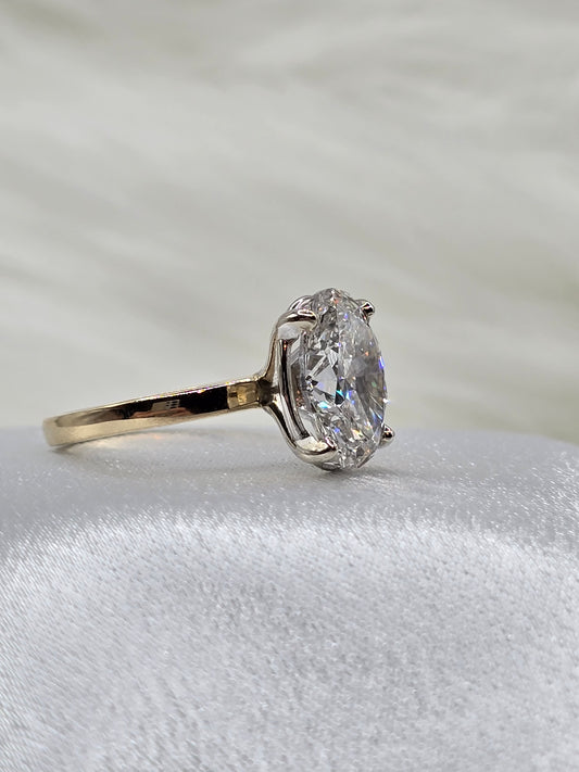 5.03 Ct G/VVS2 Oval Lab Diamond Solitaire Engagement Ring - 14K Yellow Gold/White Gold Prongs - IGI Certified