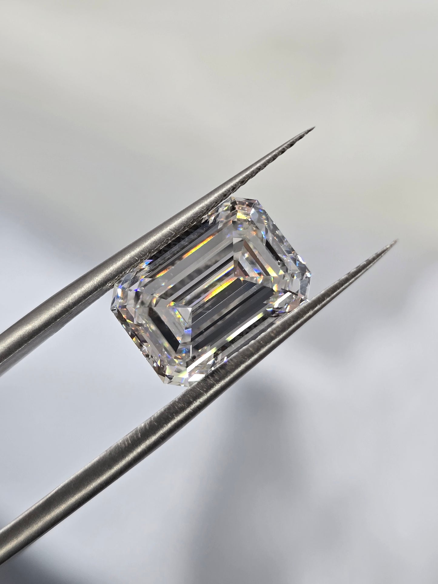Loose 5.38 Ct F/VVS2 Emerald Cut Lab Grown Diamond - IGI Certified
