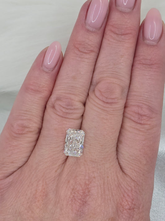 Loose 5.05 Ct E/VVS2 Radiant Cut Lab Grown Diamond - IGI Certified