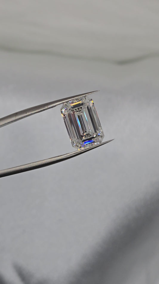 Loose 5.58 Ct F/VS1 Emerald Cut Lab Diamond - IGI Certified