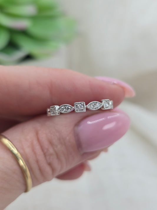 10K WG Lab Diamond Stacking Ring - Size 7