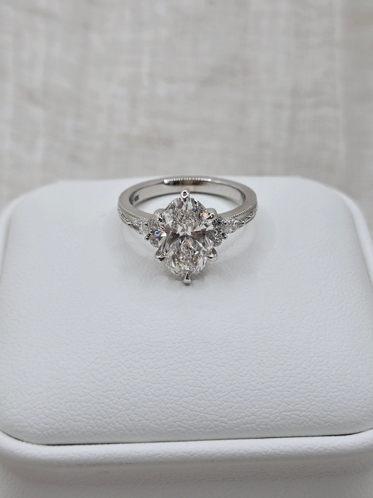 10KW Custom "Camellia" Eng Ring 2.50 ct E/VS1 Oval Lab Diamond - IGI Certified