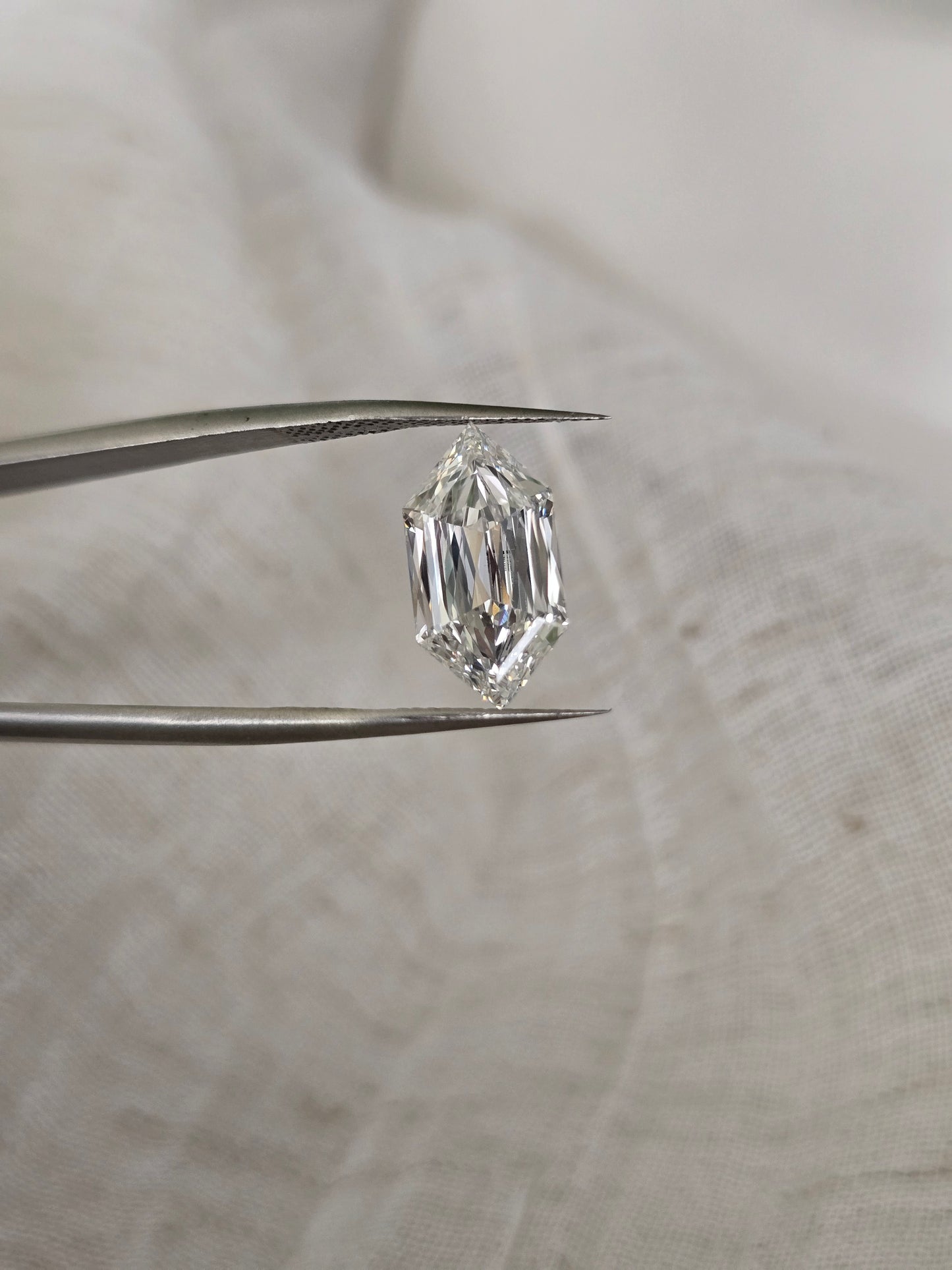 Loose 3.54 ct F/VS1 Crisscut Hexagon Lab Diamond - IGI Certified