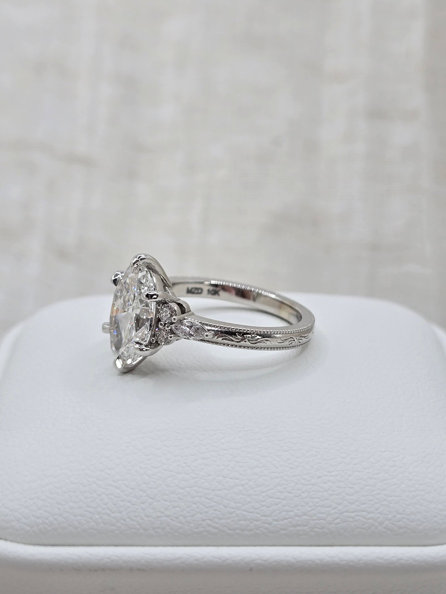 10KW Custom "Camellia" Eng Ring 2.50 ct E/VS1 Oval Lab Diamond - IGI Certified