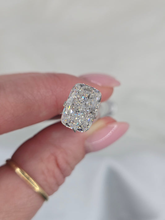 Loose 5.38 Ct E/VVS2 Elongated Cushion Lab Diamond - IGI Certified