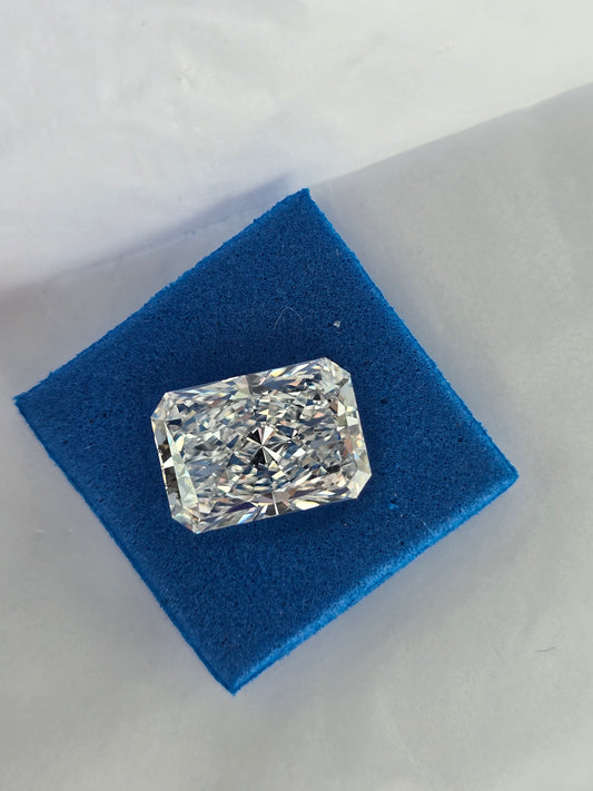 Loose 4.09 Ct F/VS1 Radiant Cut Lab Grown Diamond IGI Certified